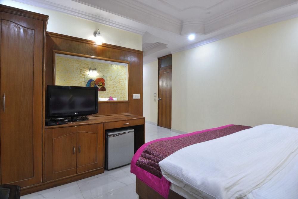 Hotel De Holiday International @ New Delhi Station Экстерьер фото