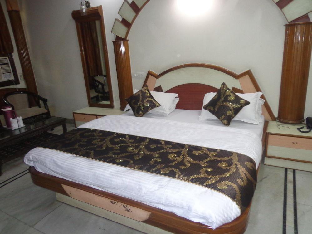 Hotel De Holiday International @ New Delhi Station Экстерьер фото